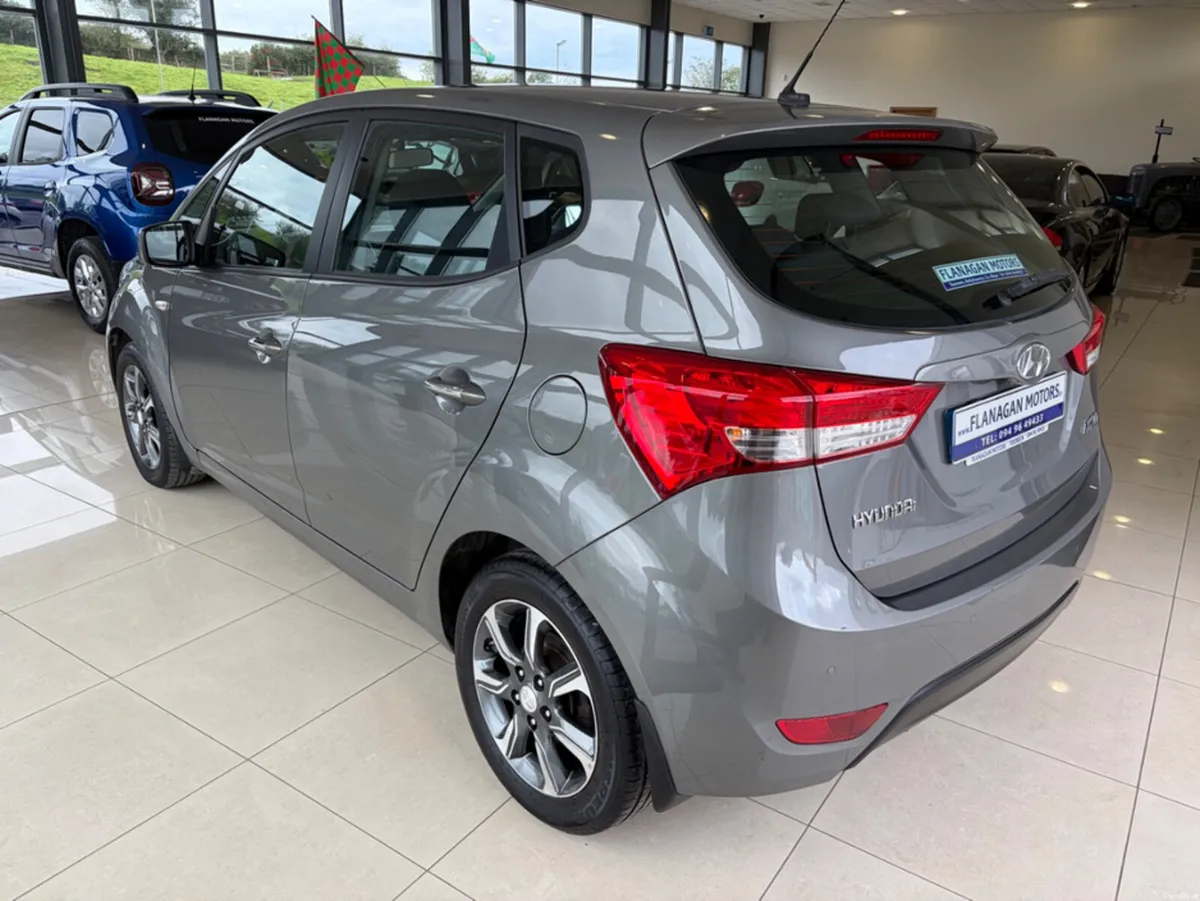 Hyundai ix20 DELUXE 5DR AUTO - Image 3