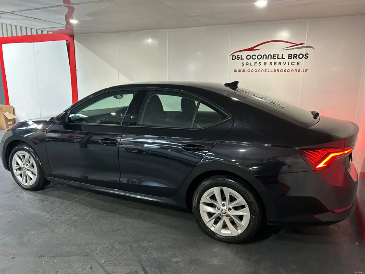 Skoda Octavia AMBITION 2.0 TDI 115 115HP DSG 5 - Image 2