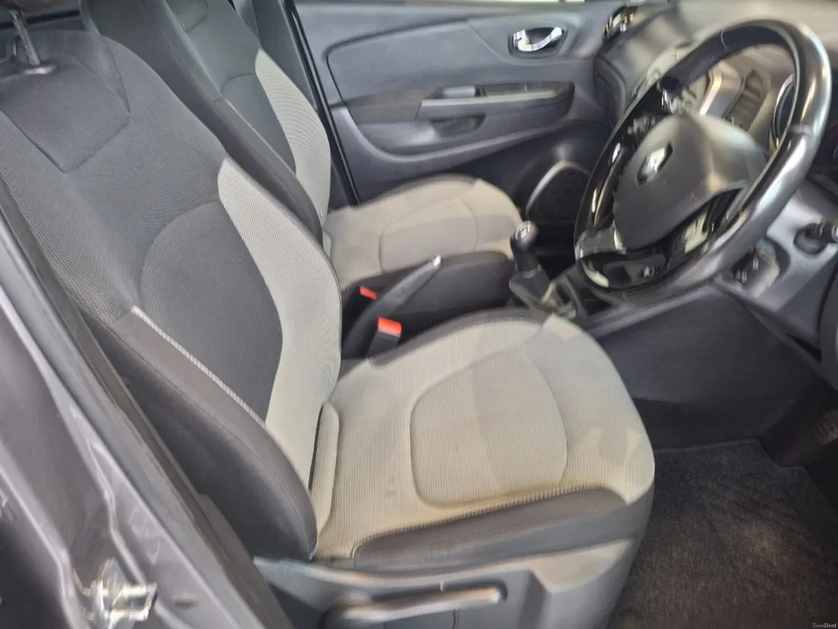 Renault Captur LIFE 1.5 DCI 90 EU6 4DR - Image 6