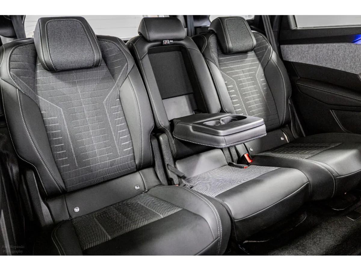Peugeot 5008 E-GT 73kWh 210HP - 7 seats - Image 6