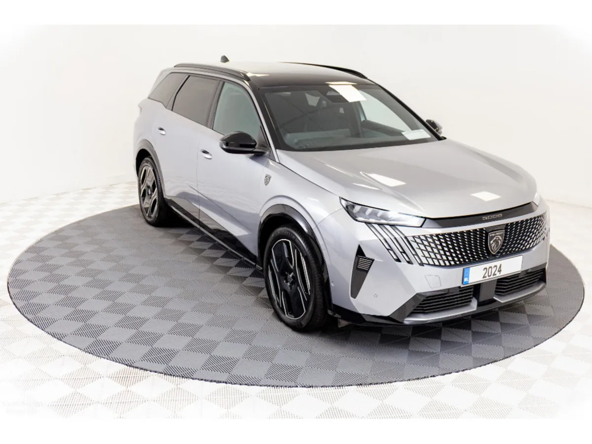 Peugeot 5008 E-GT 72kWh 210HP - 7 Seats - Image 1