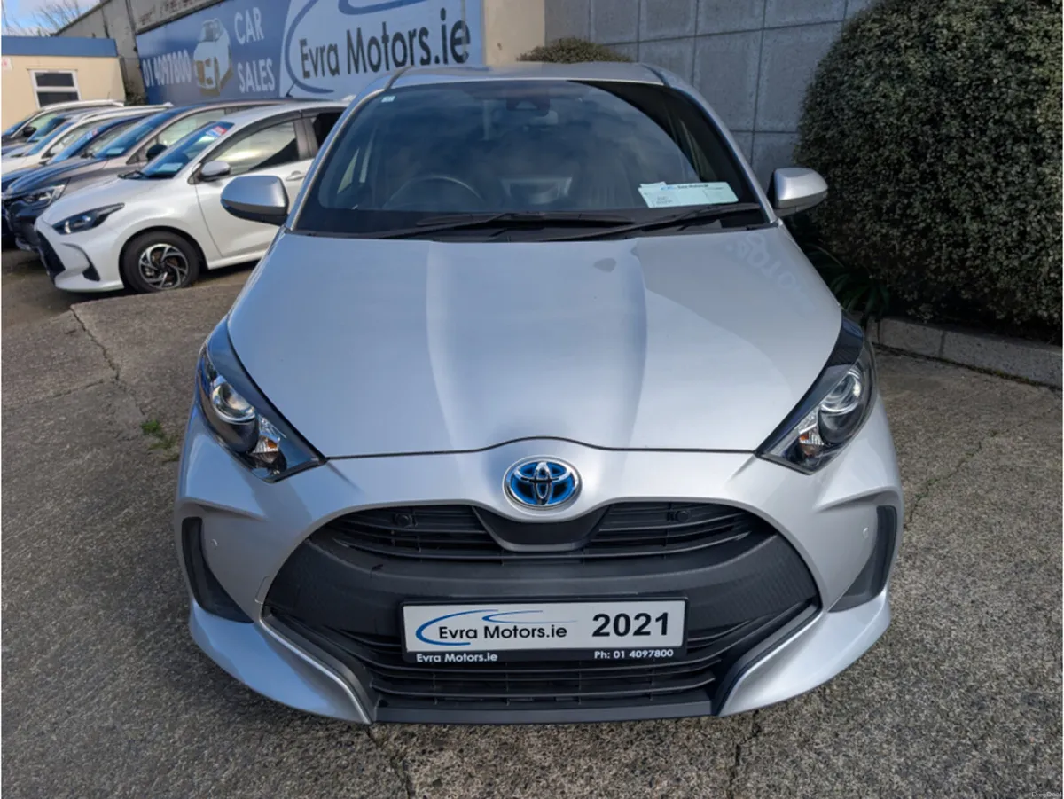 Toyota Yaris X HYBRID AUTOMATIC 1.5 PETROL //LOW M - Image 2