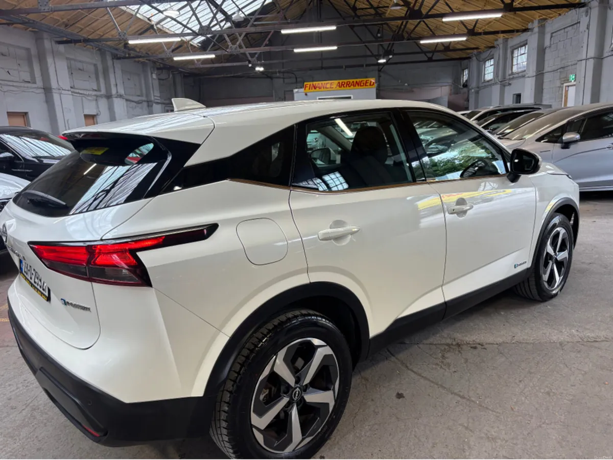 Nissan Qashqai EPOWER SV 4DR AUTO - Image 3