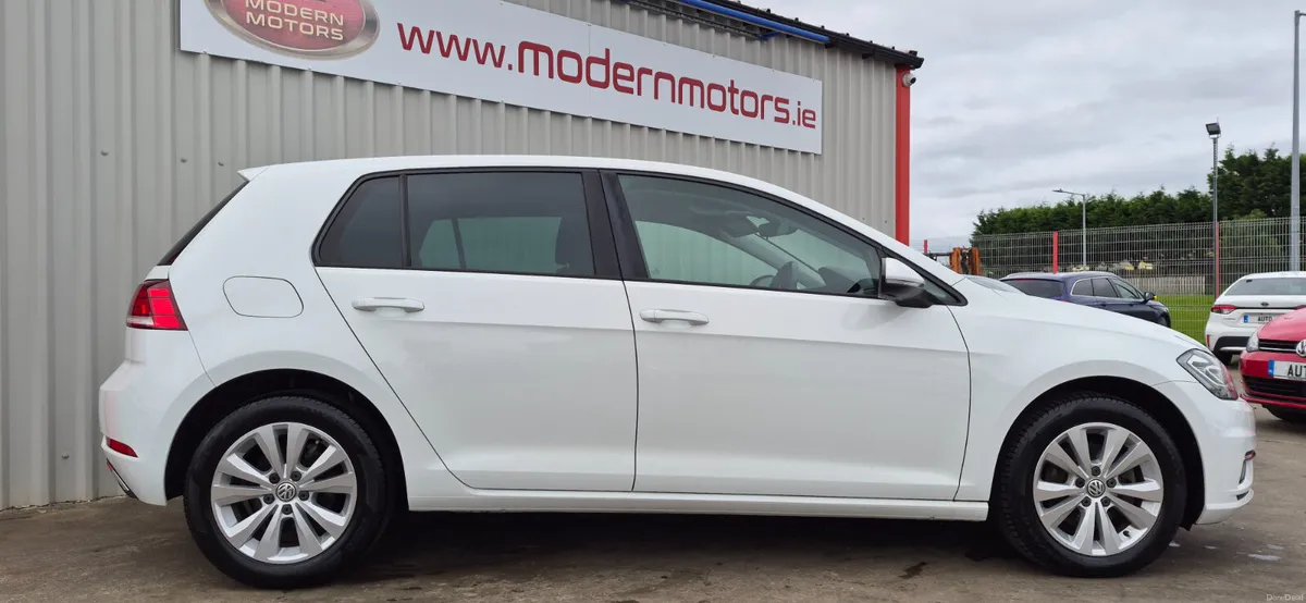 Vw Golf automatic 1.2 tsi 7.5 facelift new model - Image 6