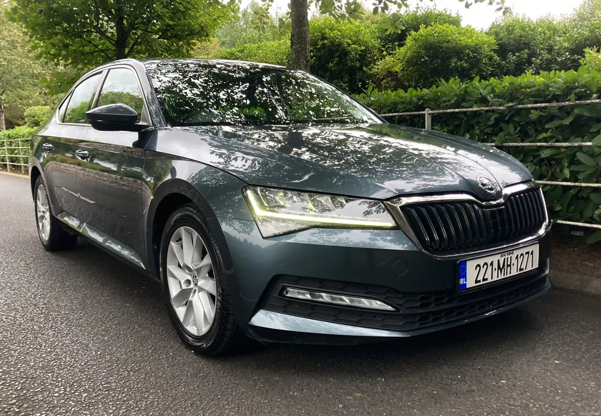 Skoda Superb 1.5TSI 150HP Deluxe SE Edition - Image 6
