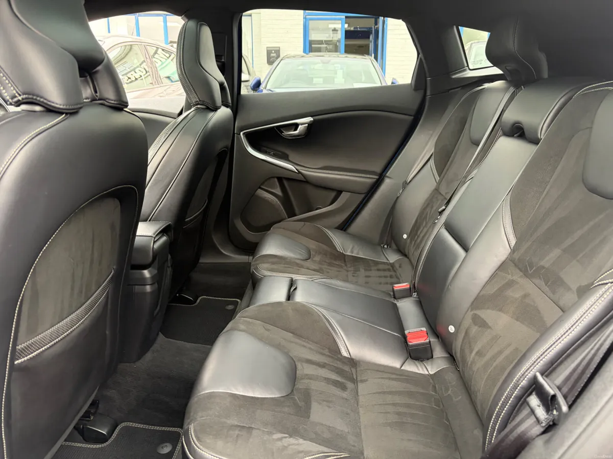 2016 VOLVO V40 2.0D4 R DESIGN PAN ROOF - Image 6