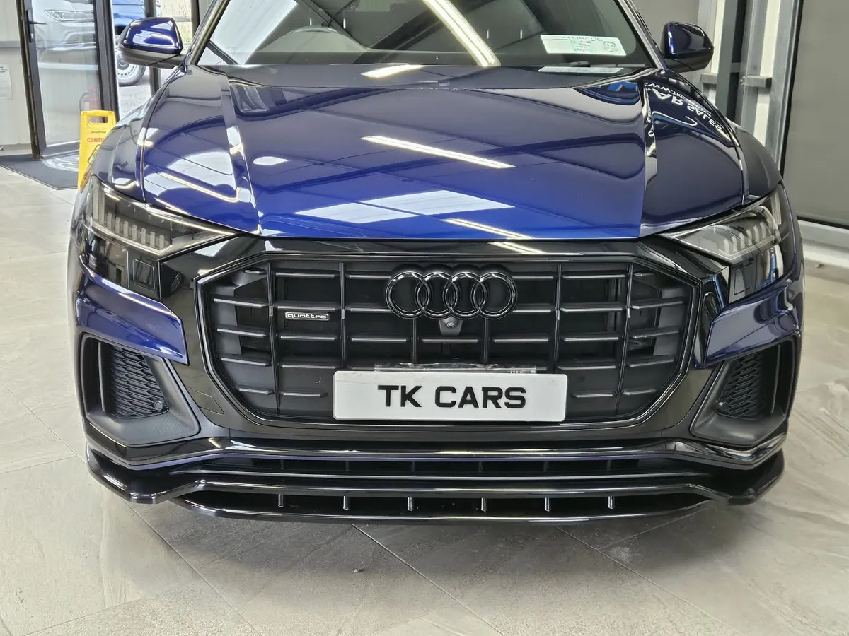 211 AUDI Q8 45 TDI 231 S LINE BLACK EDITION - Image 3