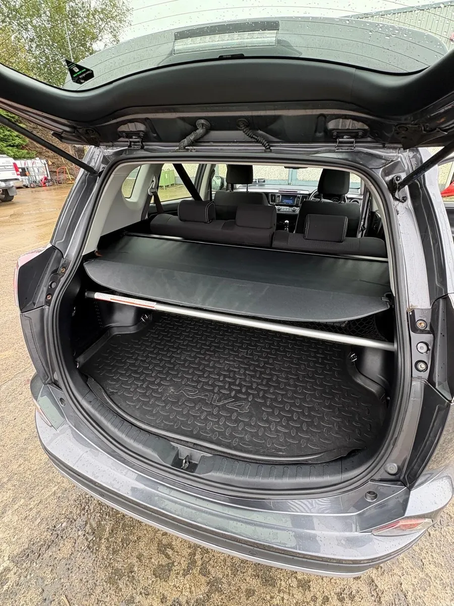 Toyota RAV4 2018 - Image 3