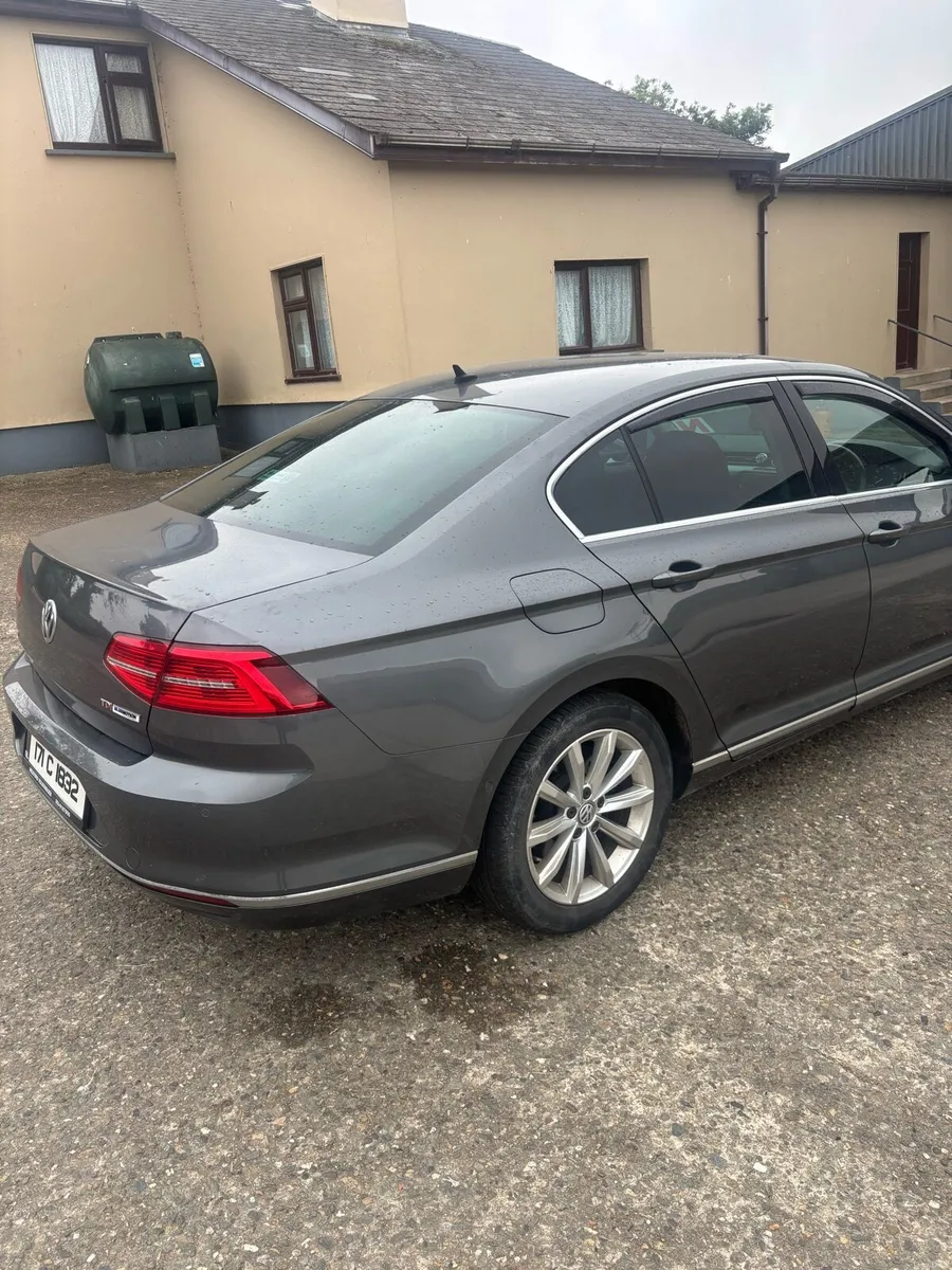 Volkswagen Passat - Image 6