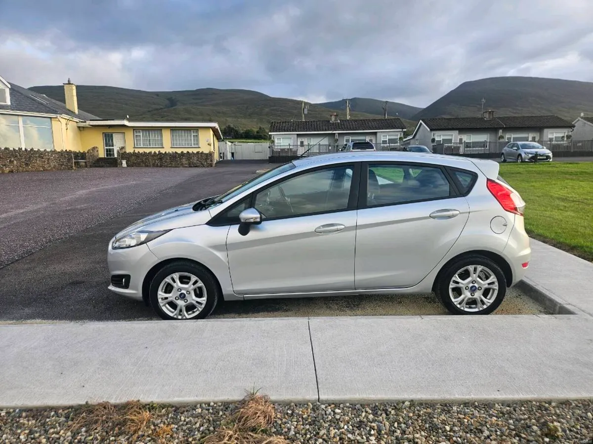 2015 Ford Fiesta 1.25 zetec - Image 4