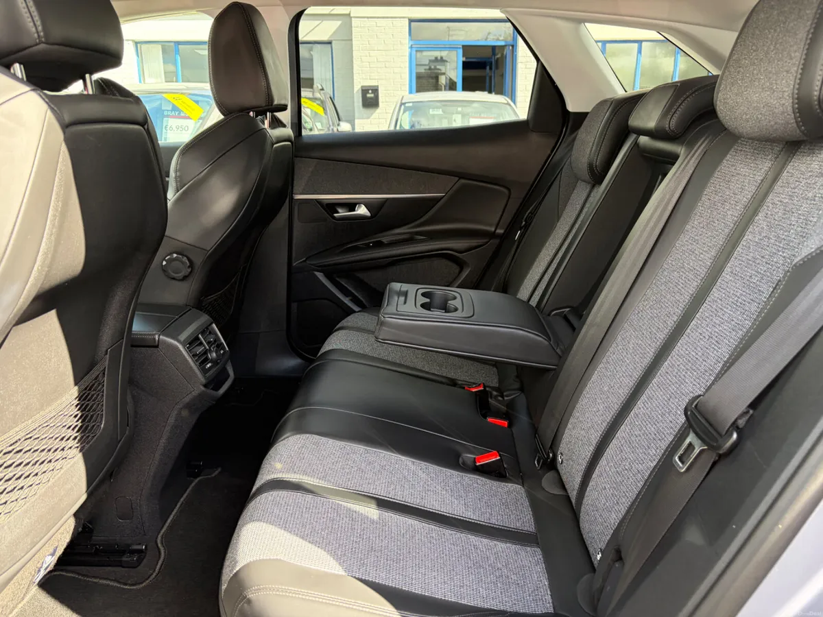 2018 PEUGEOT 3008 1.2 PETROL ALLURE LOW KMS - Image 6