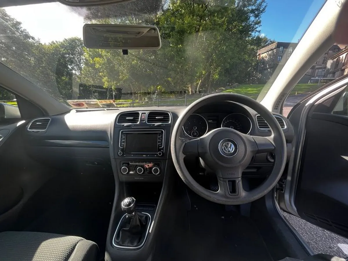 2010 Volkswagen Golf Diesel - Image 3