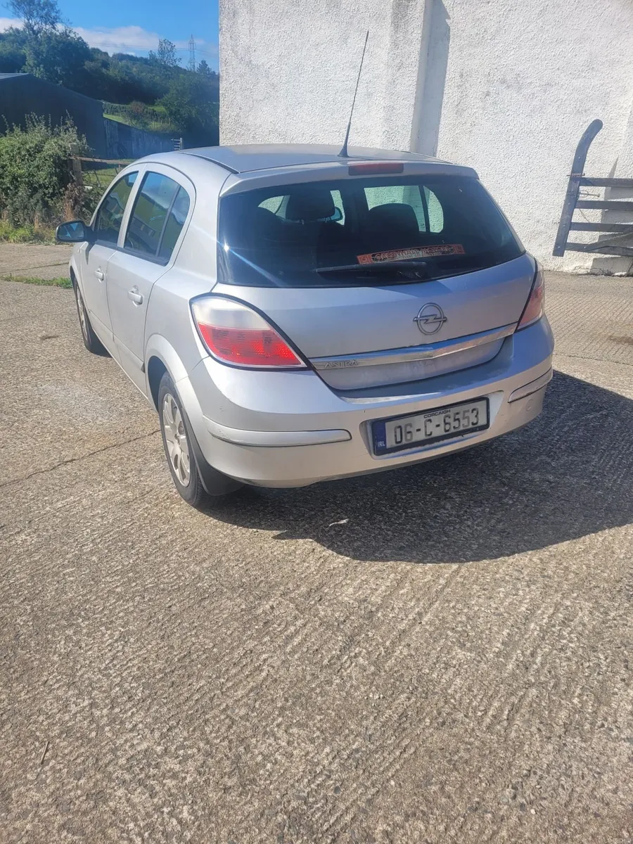 Opel Astra 2006 - Image 2