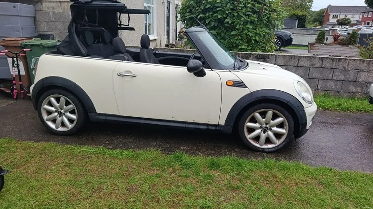 2010 Mini One - Image 2
