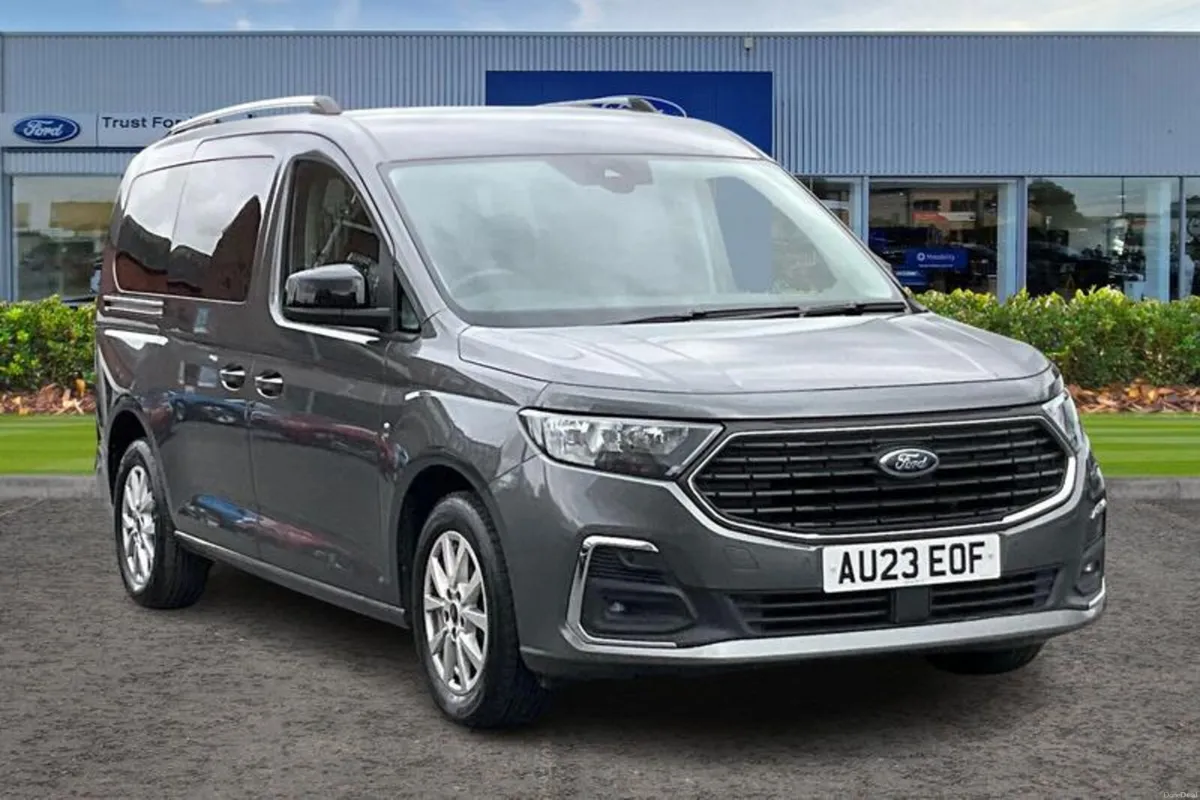 Ford Tourneo Connect 2.0 EcoBlue Titanium 5dr [7 s - Image 1