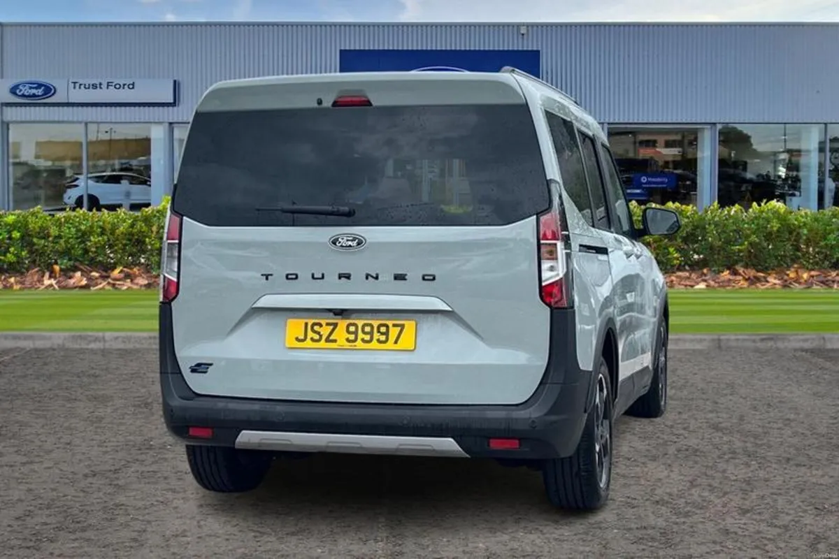 Ford Other 43kWh Active MPV 5dr Electric Auto (136 - Image 4