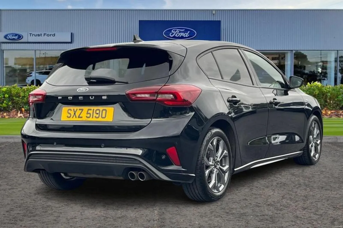 Ford Focus 1.0 EcoBoost ST-Line 5dr - Image 4