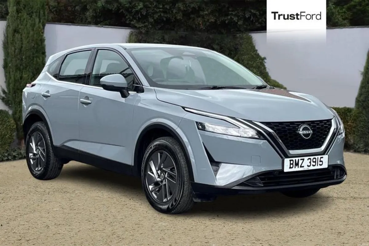 Nissan Qashqai 1.3 DiG-T MH Acenta Premium 5dr - Image 1