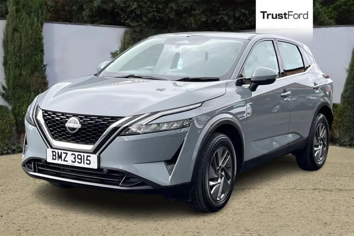 Nissan Qashqai 1.3 DiG-T MH Acenta Premium 5dr - Image 5