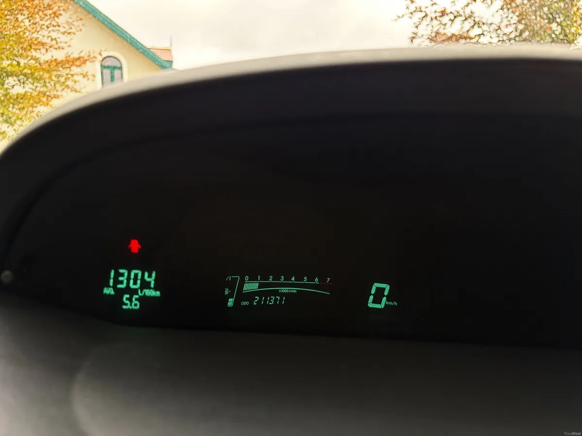 Toyota Yaris 2008 - Image 2