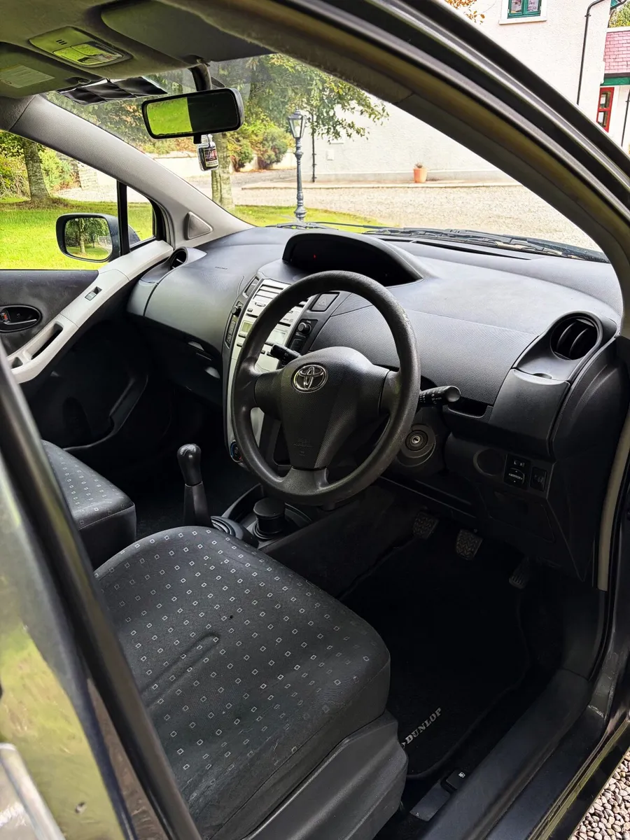 Toyota Yaris 2008 - Image 5