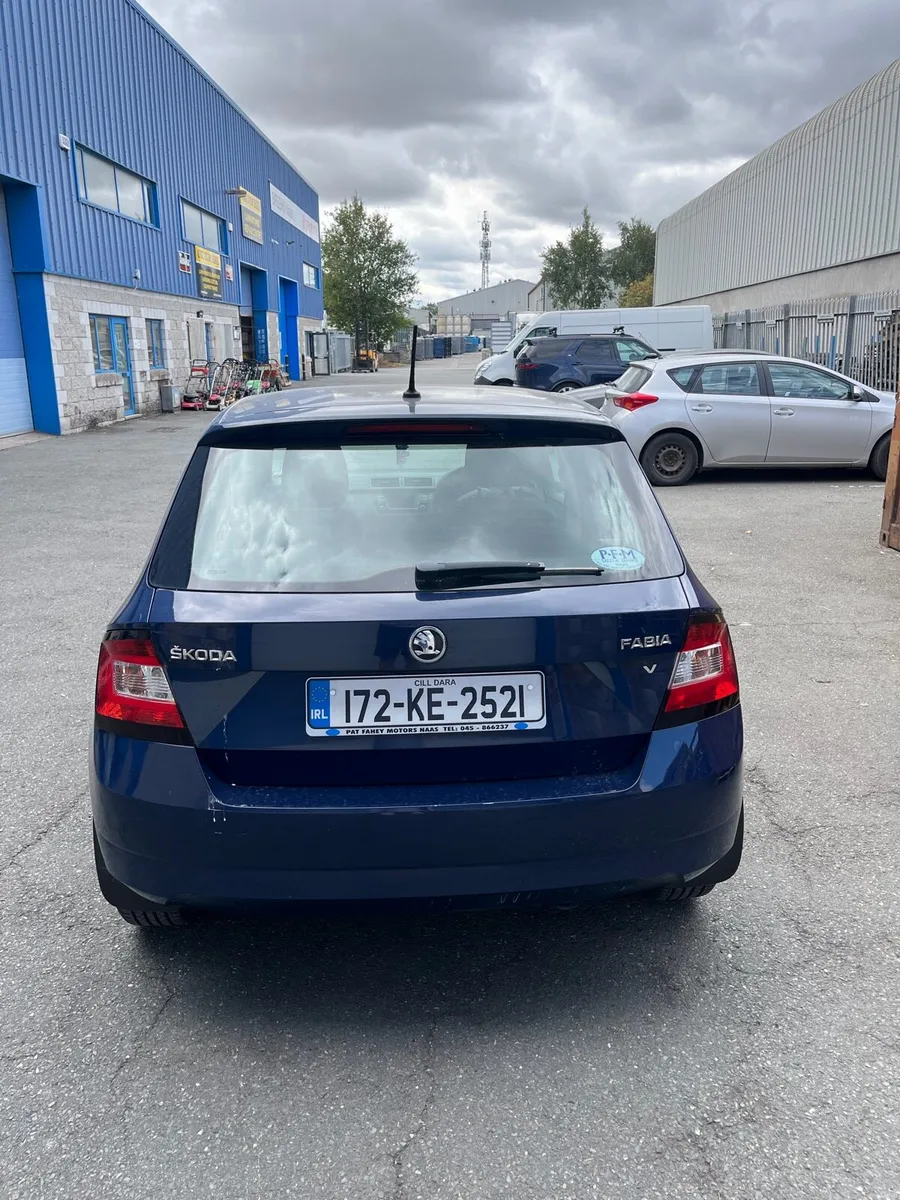 Navy Skoda Fabia 2017 - Image 6