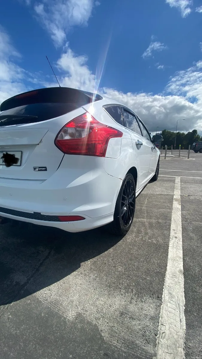 Ford Focus 2012 - Image 3