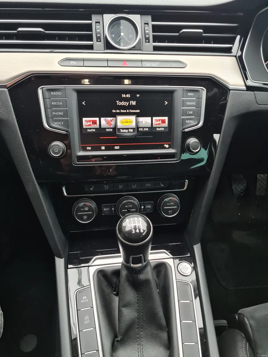 Volkswagen Passat 2015 - Image 1