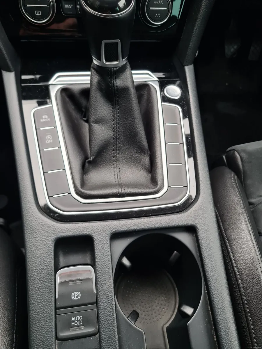 Volkswagen Passat 2015 - Image 4