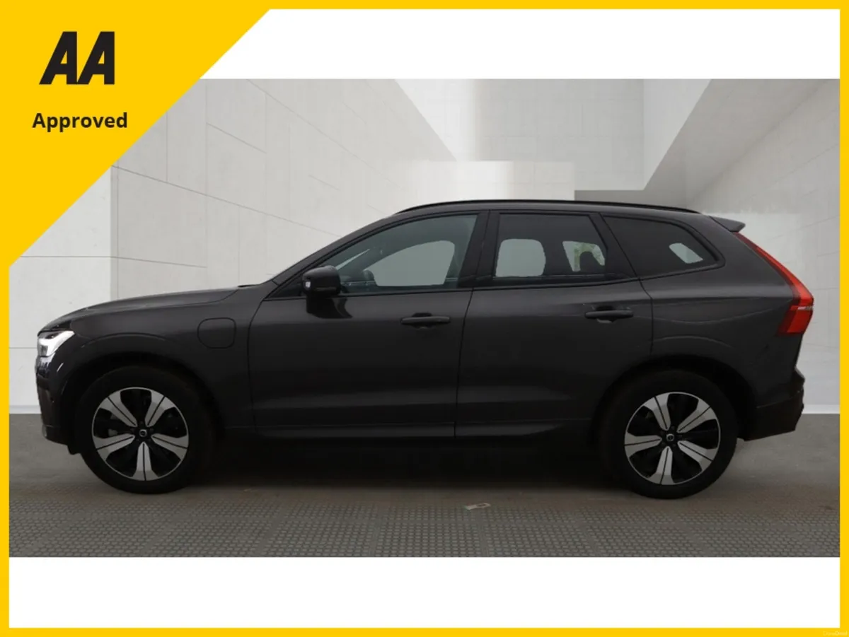 Volvo XC60 2024 T6 350bhp Dark Plus PHEV - Image 6
