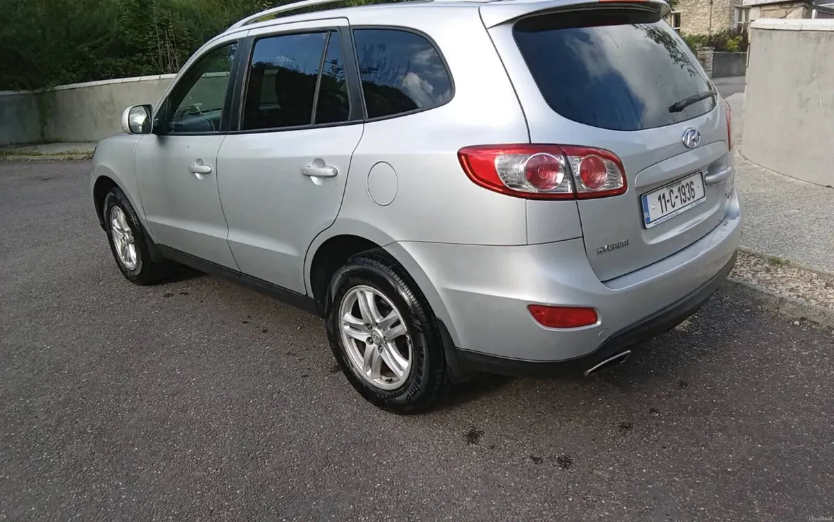 2011 HYUNDAI SANTA FE DIESEL   (low mileage) - Image 5