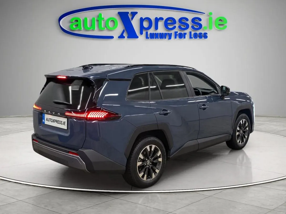Toyota RAV4 4WD BRAND NEW Z, Hybrid, Automatic - Image 6