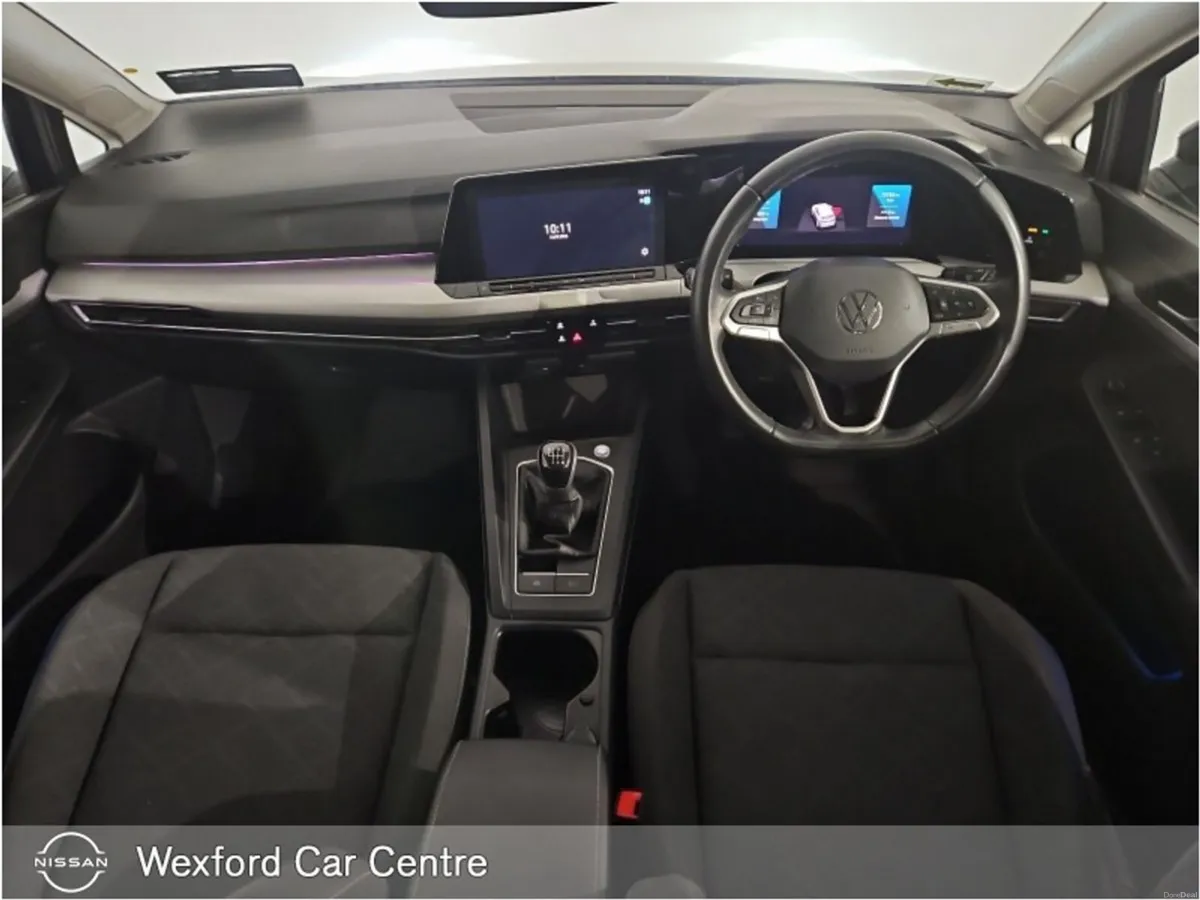 Volkswagen Golf 1.0 TSI 110HP Life - Image 4