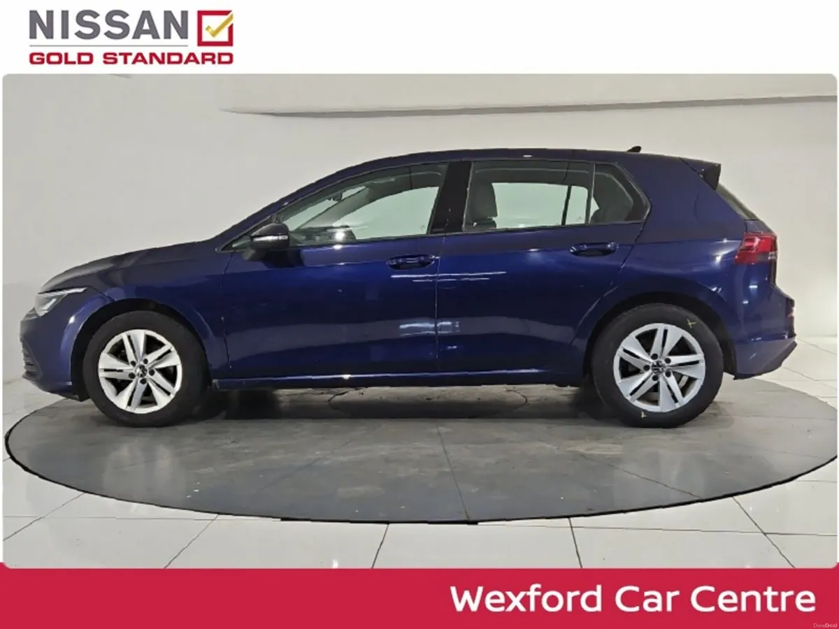 Volkswagen Golf 1.0 TSI 110HP Life - Image 5