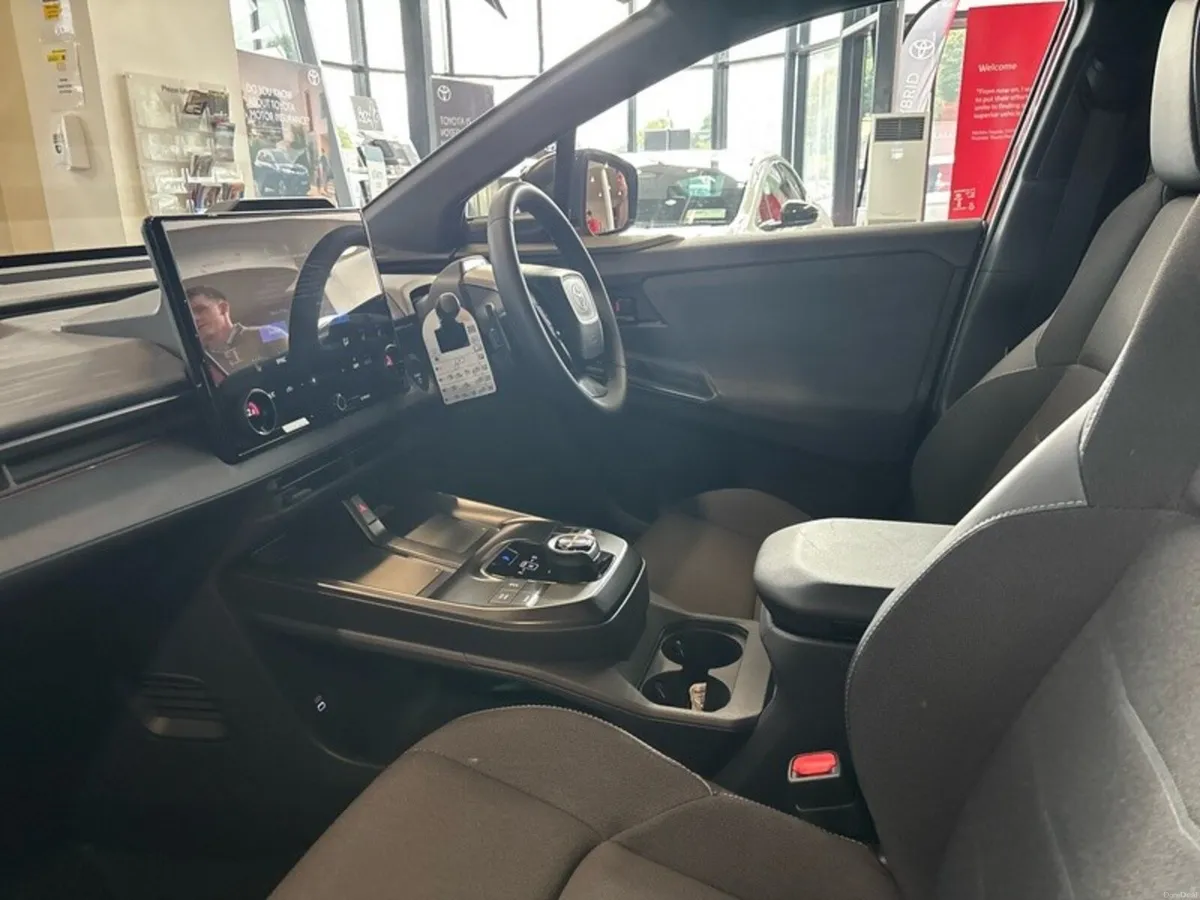 Toyota C-HR C-HR+ Sport - Image 6