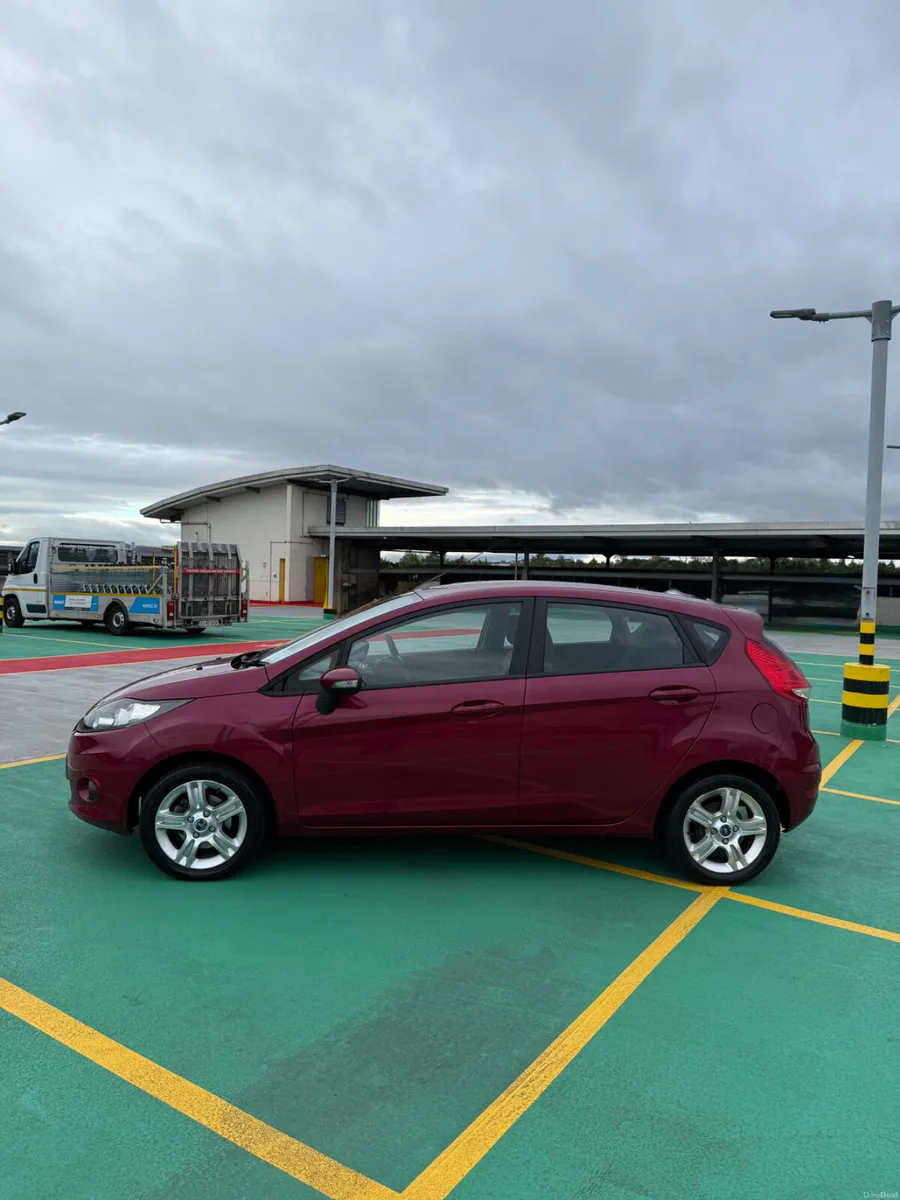 09 Ford Fiesta 1.2 Petrol - VERY LOW MILEAGE - Image 4