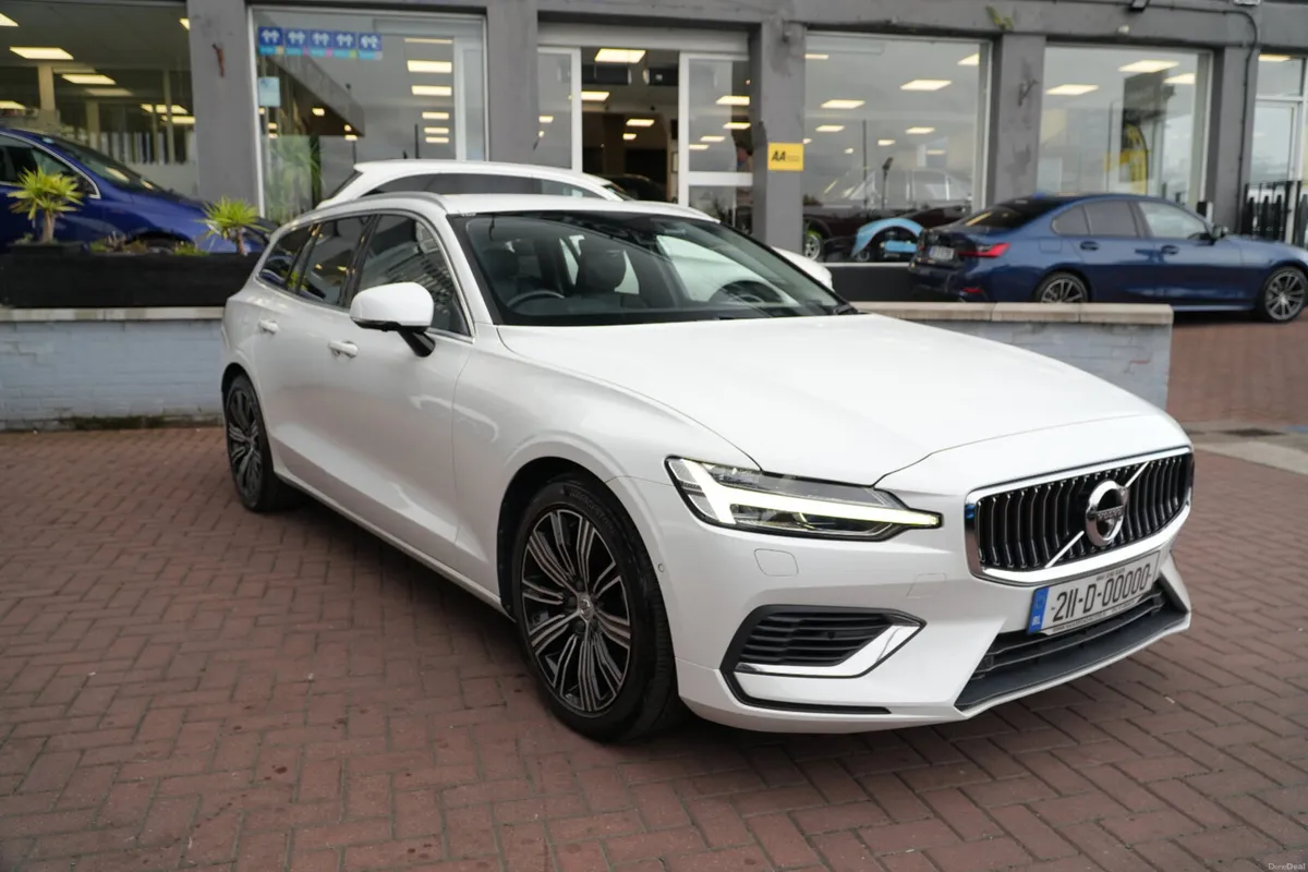 2021 VOLVO V60 T6 AWD RECHARGE - Image 1