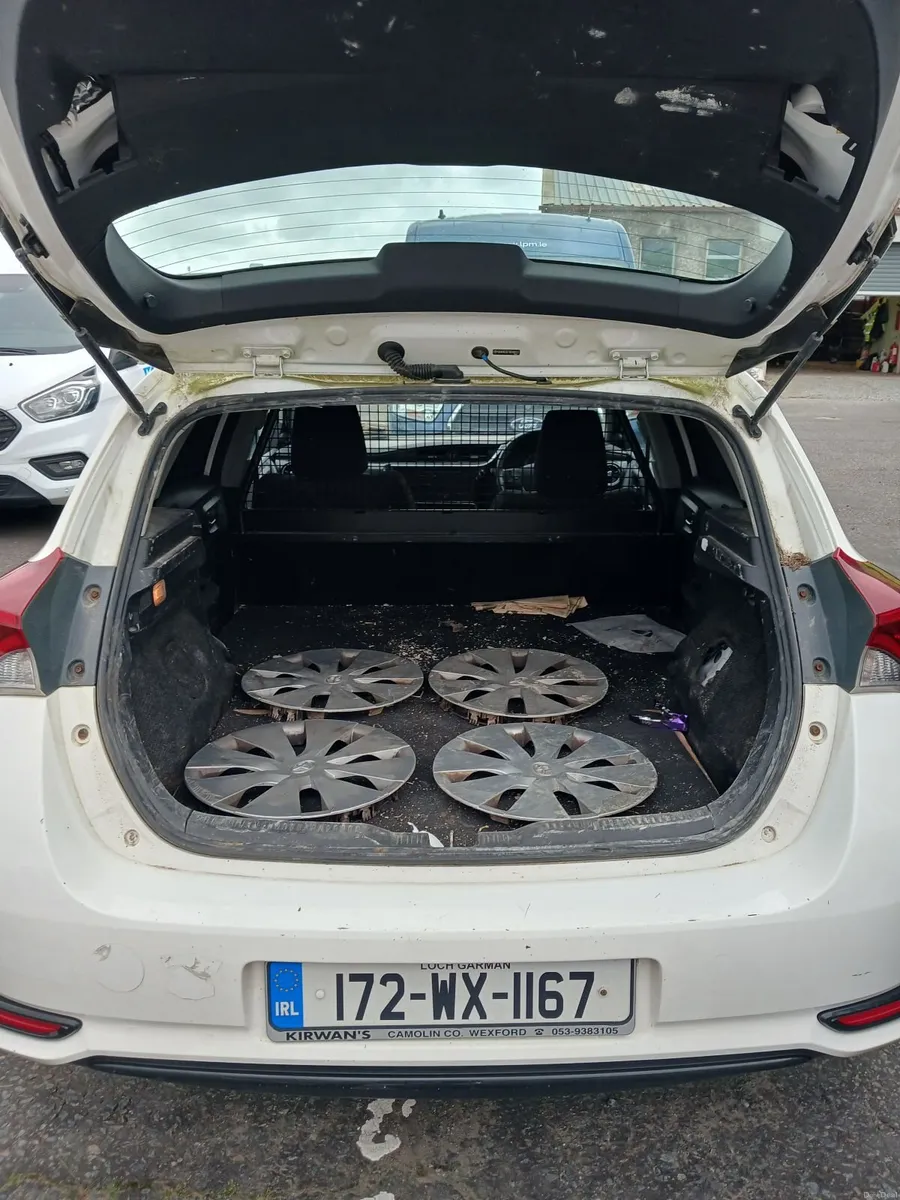 Toyota Auris 2017 - Image 3