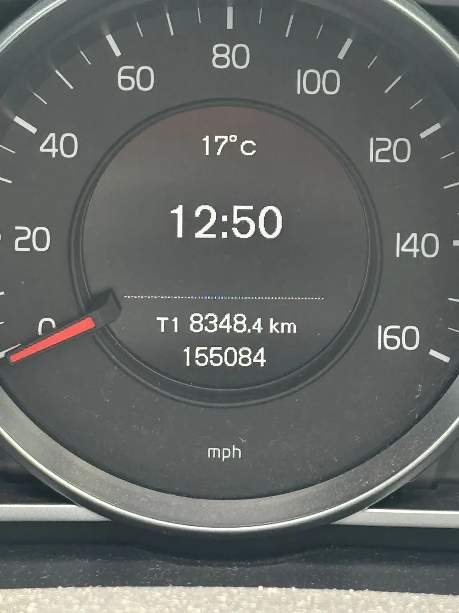 Volvo V40 2013 - Image 1
