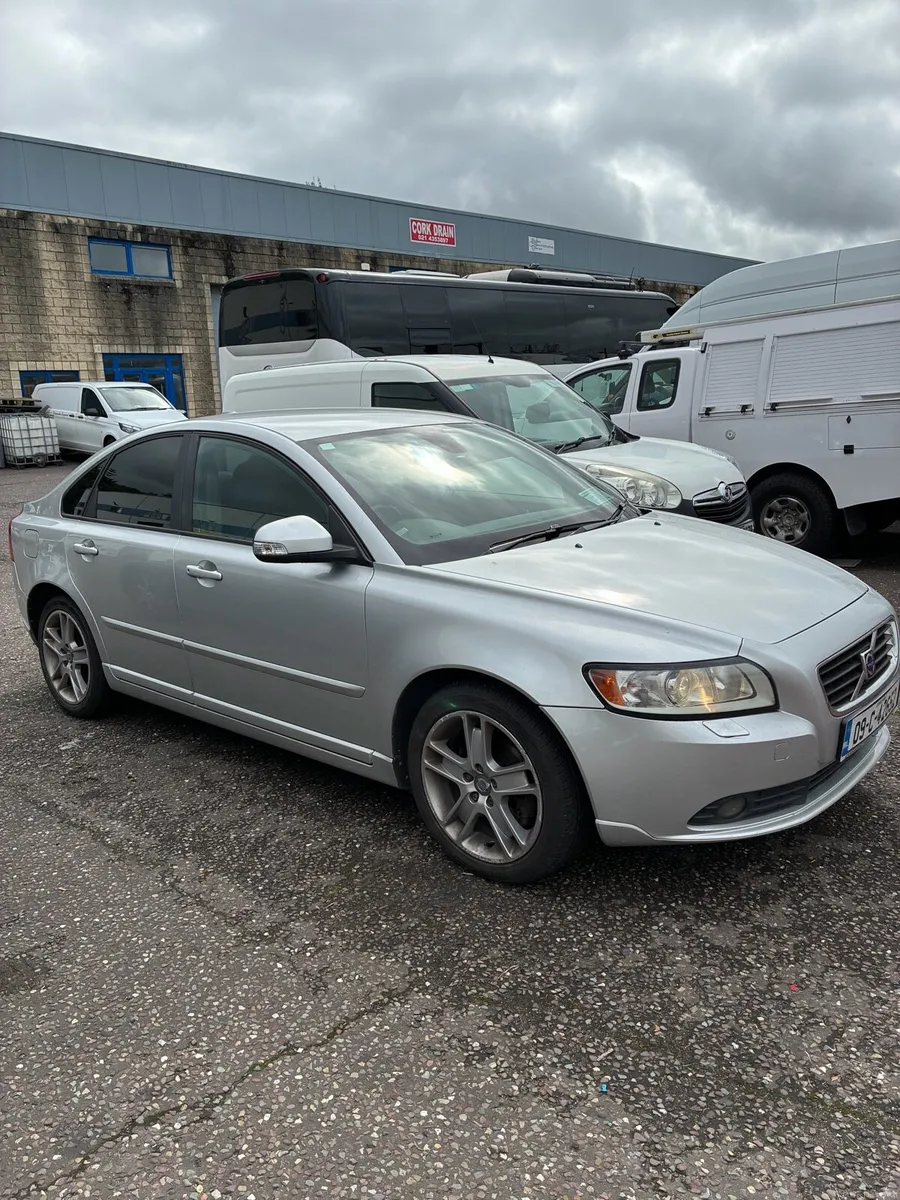 S40 Volvo - Image 2