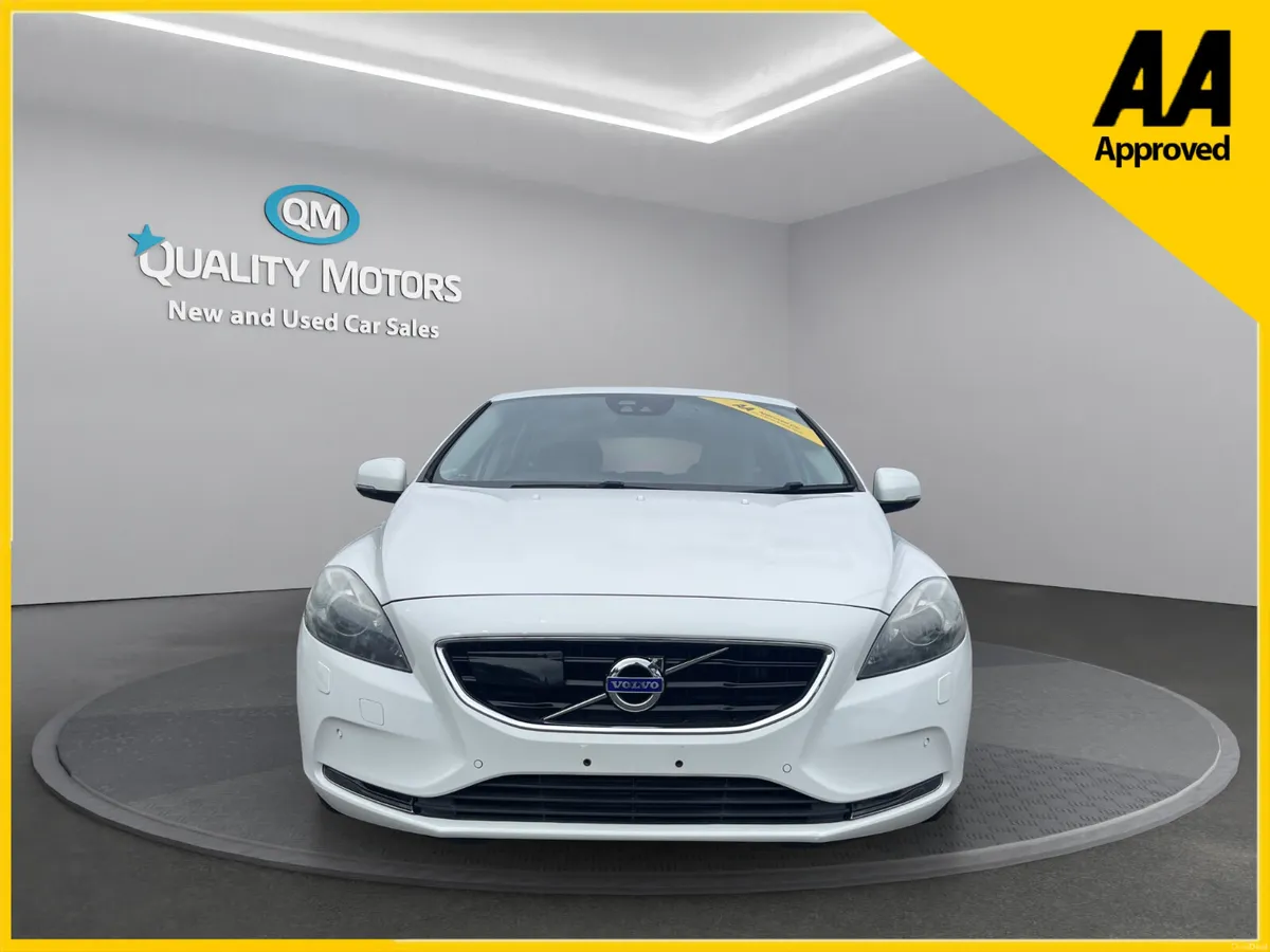 2015 VOLVO V40 1.6 PETROL (S152) - Image 2