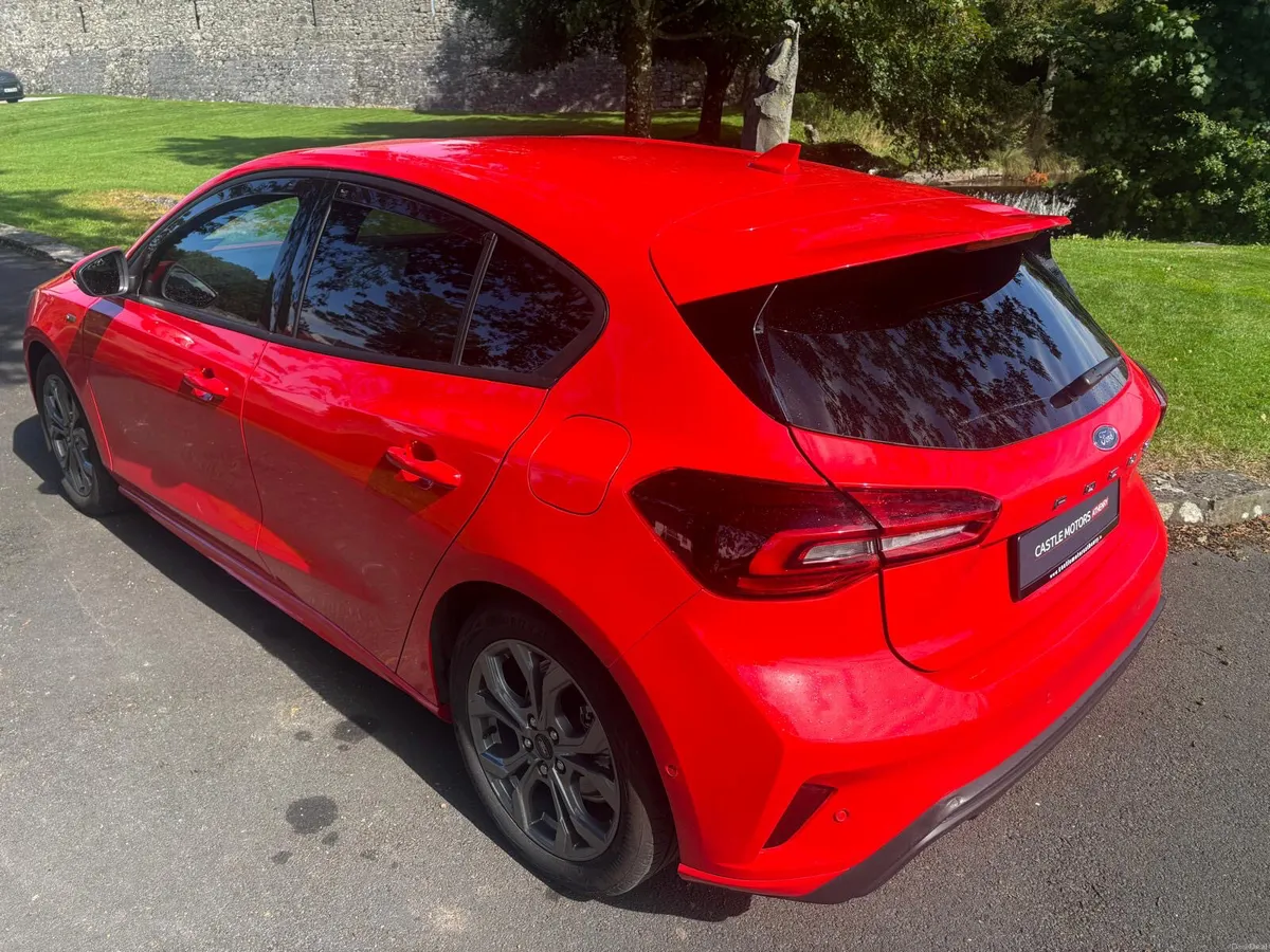 Ford Focus 2025 ST Line Diesel Automatic - Image 2