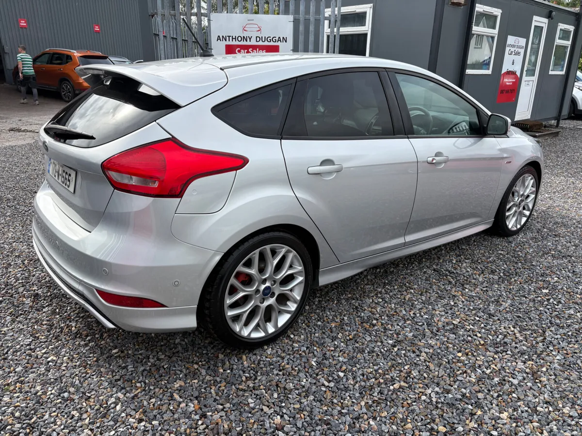 172 Ford Focus ST-Line 1.5 - Image 3