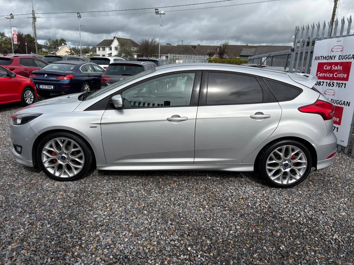 172 Ford Focus ST-Line 1.5 - Image 6