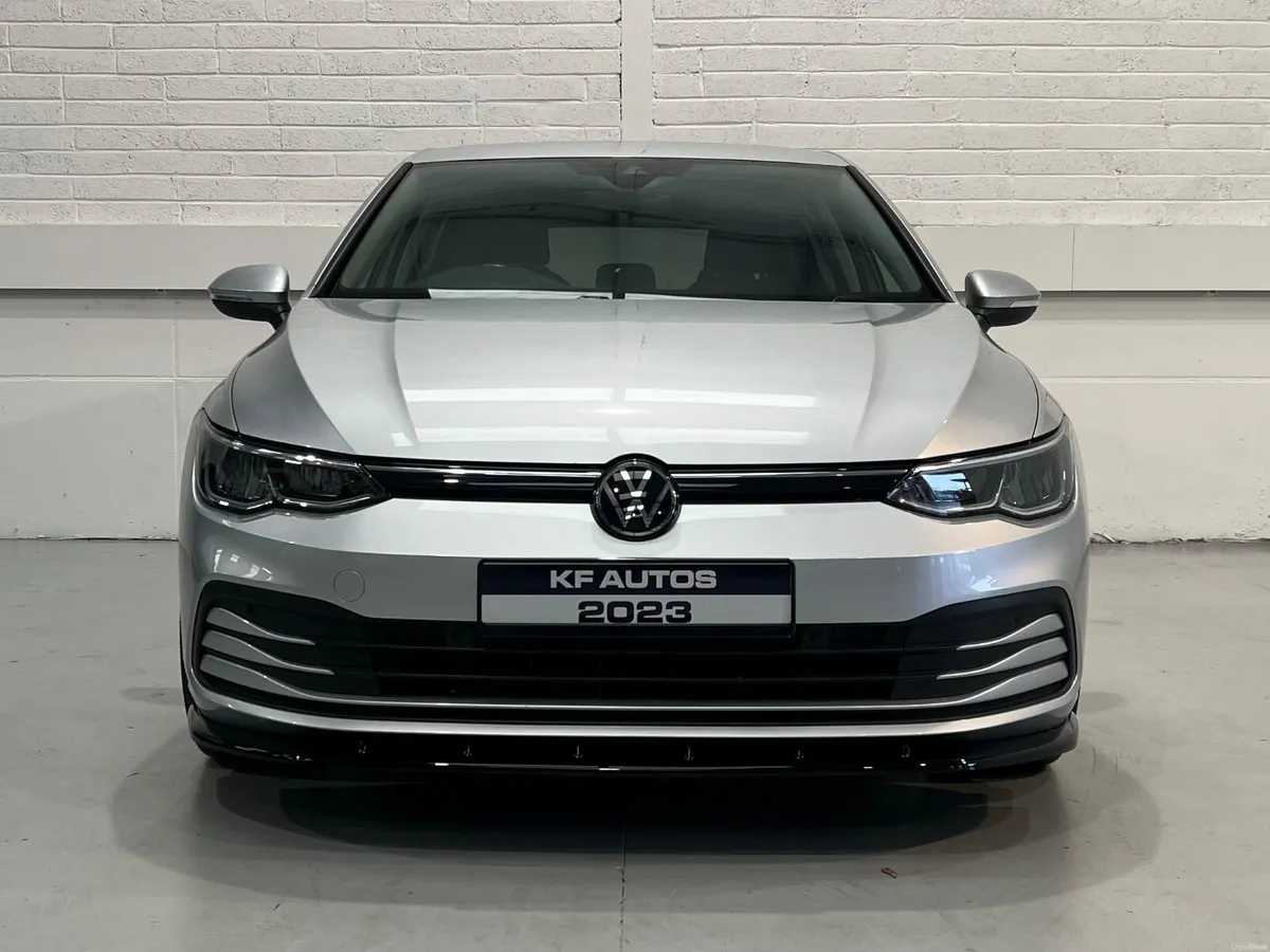Volkswagen Golf Life 2.0TDI 115bhp 5dr Auto - Image 2