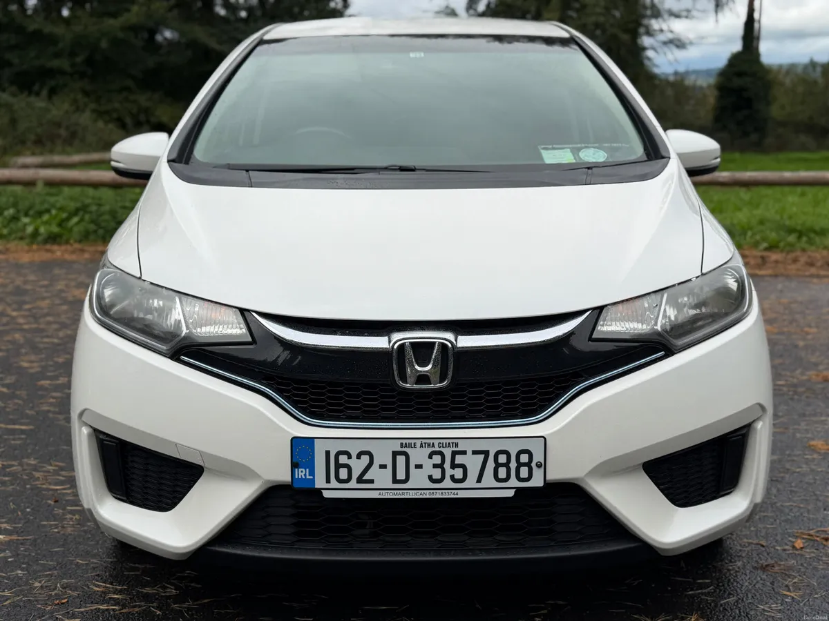 2016 Honda Fit Hybrid automatic - Image 2