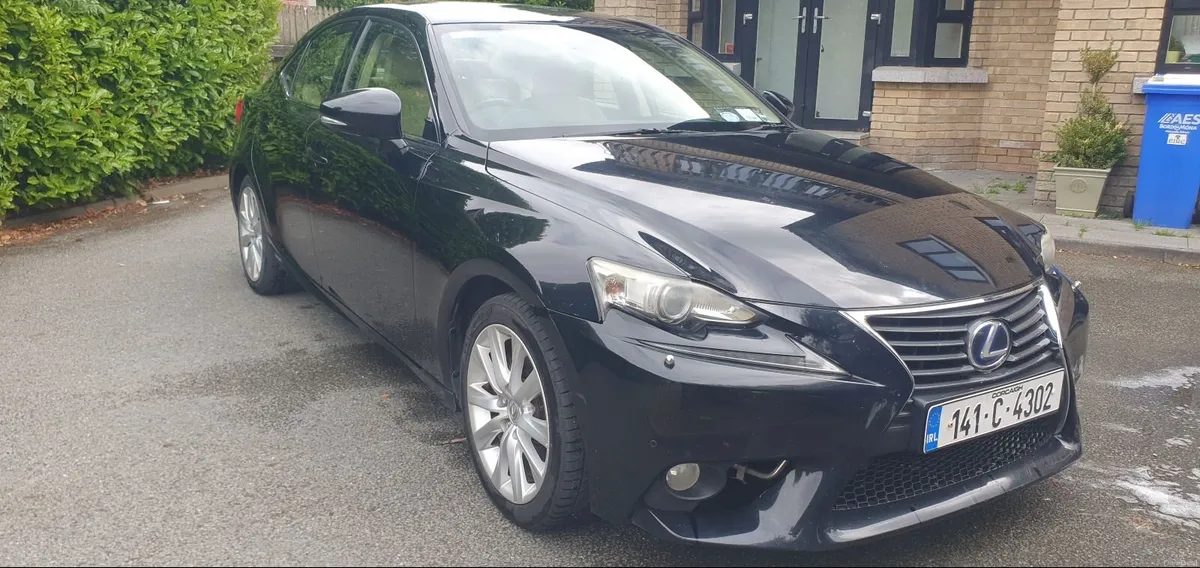 Lexus IS 2014 - Image 1