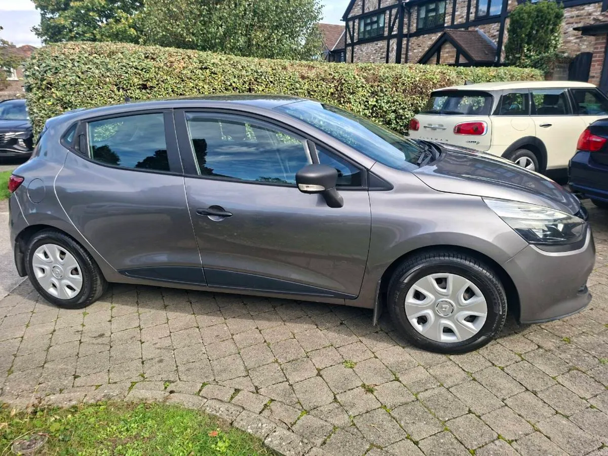 RENAULT CLIO 1.1 PETROL 2015 VERY CLEAN CAR - Image 2