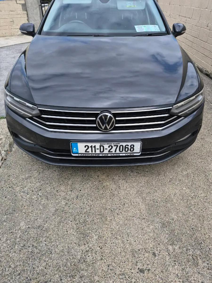 Volkswagen Passat - Image 1
