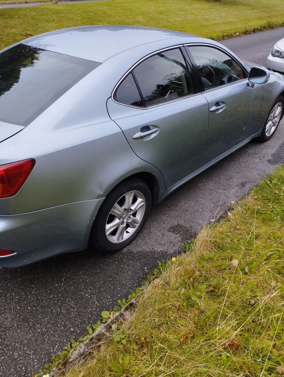 Lexus IS 2010 - Image 2